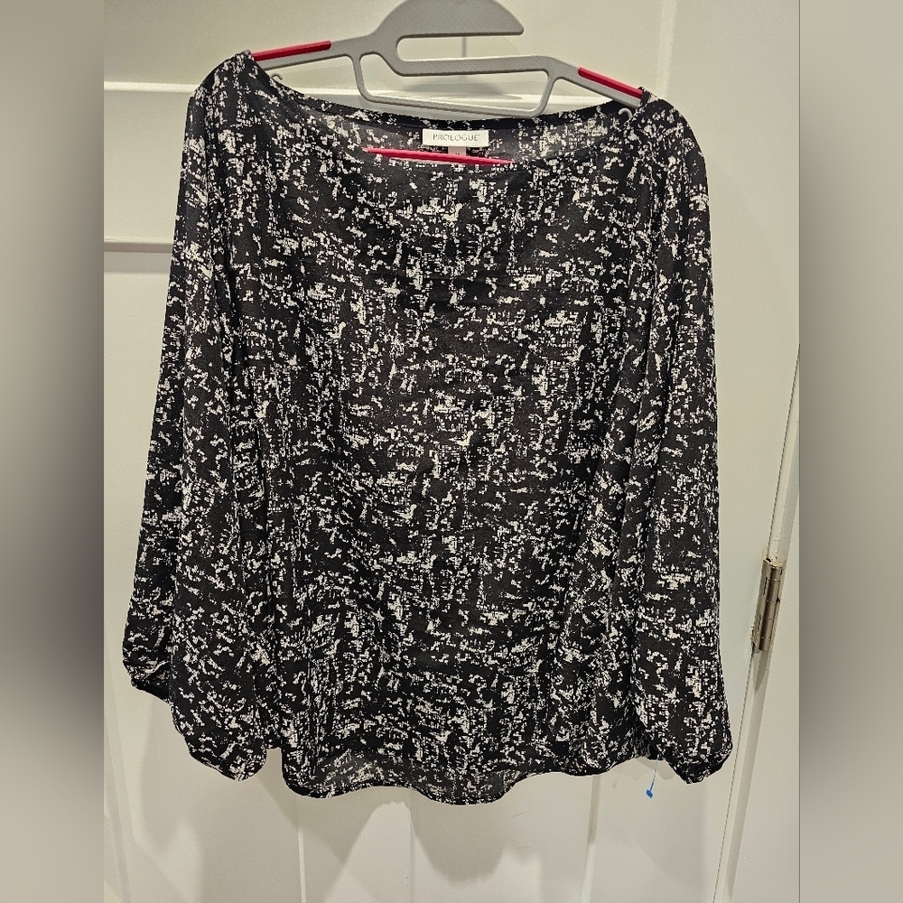 Prologue Black White Mottled Geo Print Long Sleeve Blouse NWT Size M